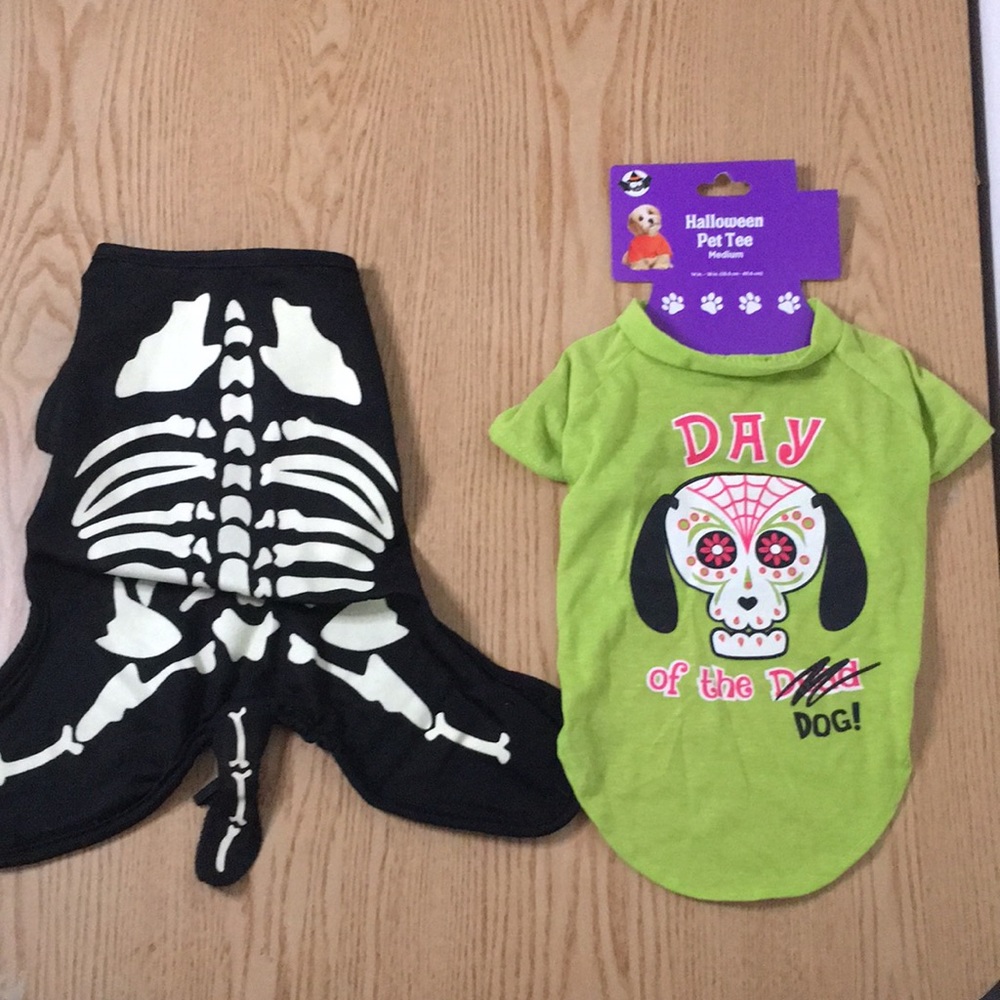 Bundle Of 2 Doggie T-shirt & Costume Small/Medium 6 1/4-1/2” Waist 8 1/2” Length